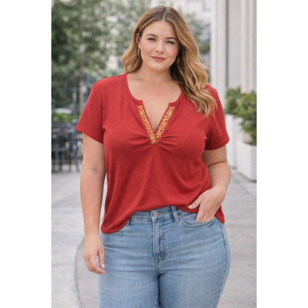 One Step Up Womens 1X Rust Red Ribbed Knit Split Neck Embroidered Crop Tee Top